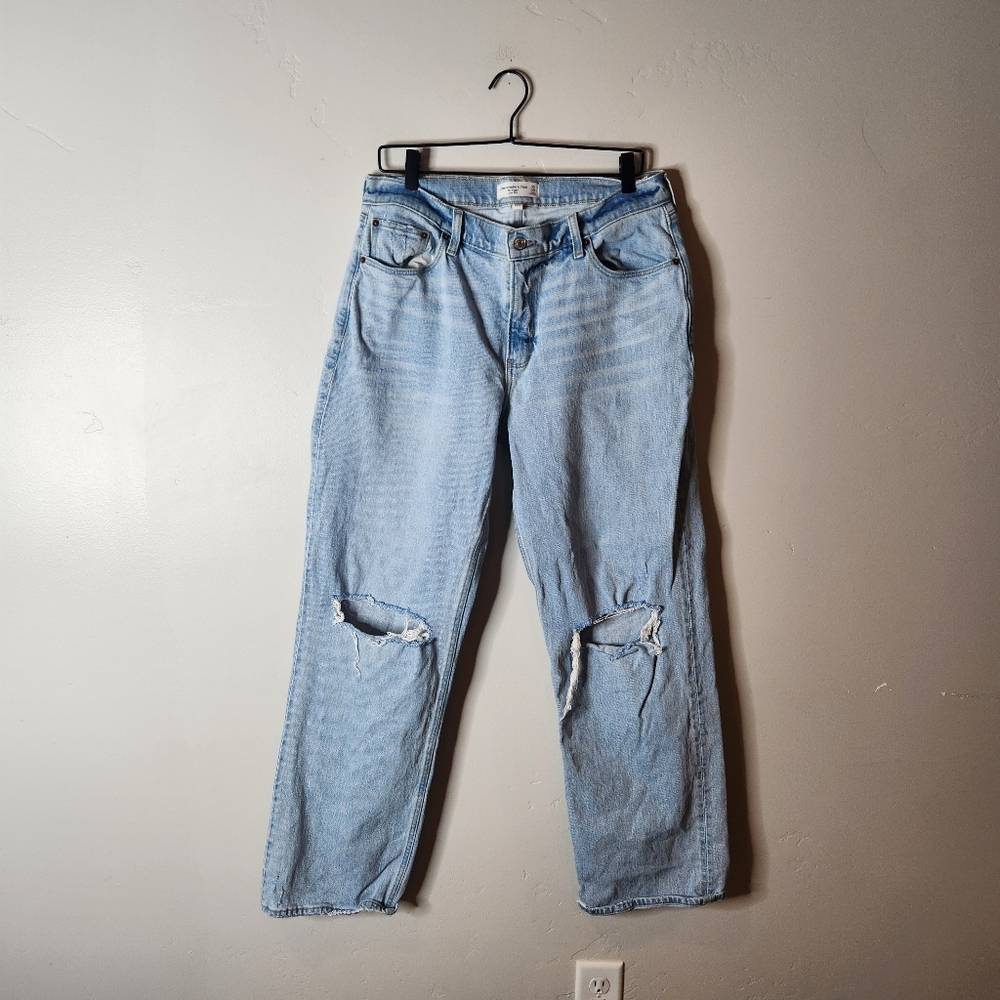 Abercrombie & Fitch Curve Love The Baggy Low Rise Distressed Size 30/10
